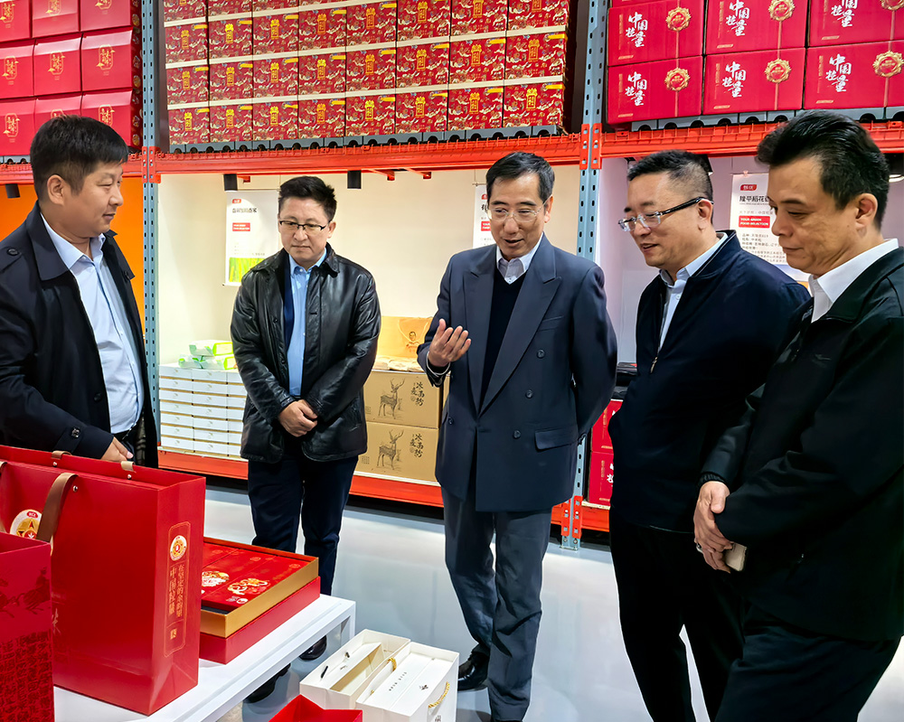 1761901562633794.jpg 06.jpg